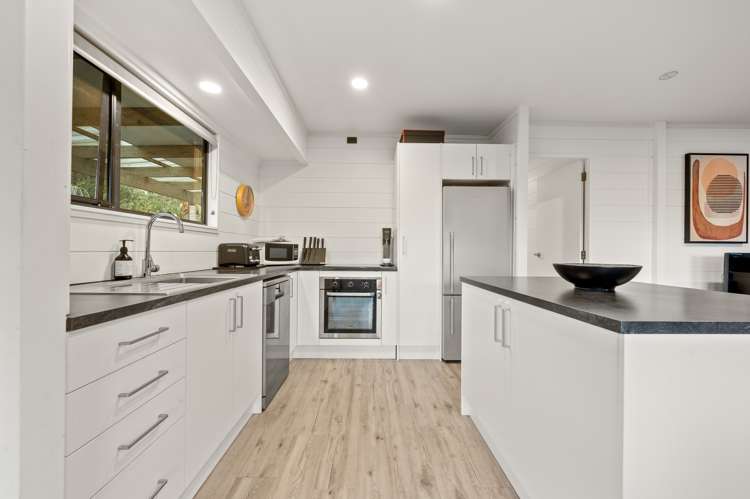 34 Ocean Road Surfdale_8