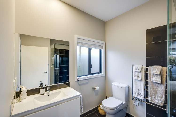 7 Raven Grove Havelock North_11