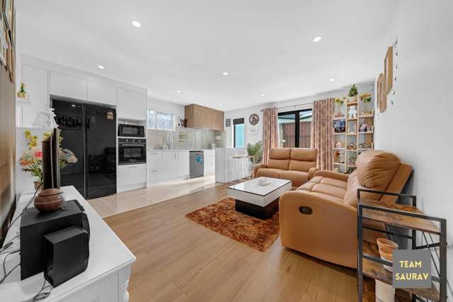 Stylish 2+Study Gem in Prime Karaka