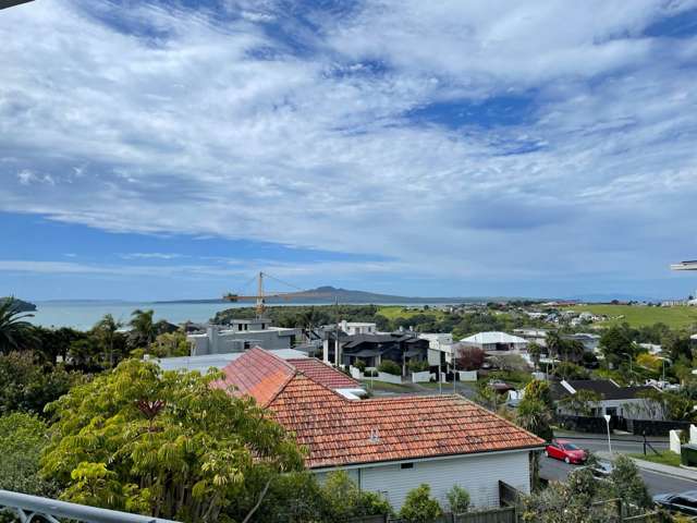 Iconic Paora Apartment - Views Spectacular