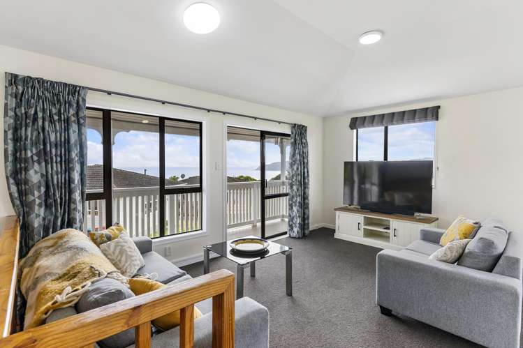 32 Hiwi Crescent Titahi Bay_1