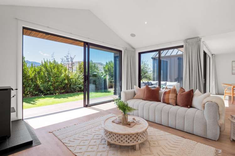 7 Torridon Court Jacks Point_9