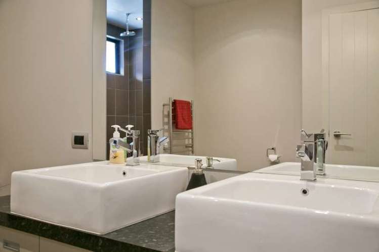 39 Magnolia Rise Waipahihi_14