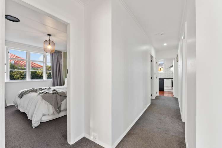 21 Hadfield Crescent College Estate_11