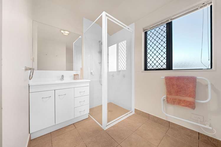 10/169 Sturges Road Henderson_14