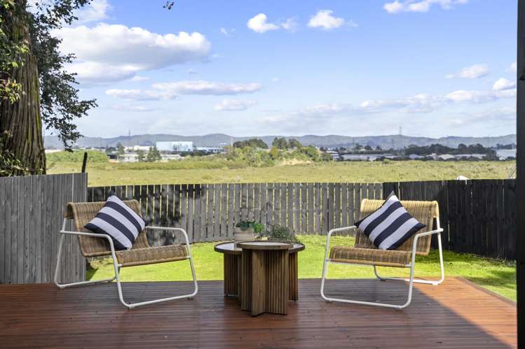 1/11 Hughes Terrace Te Atatu Peninsula_12