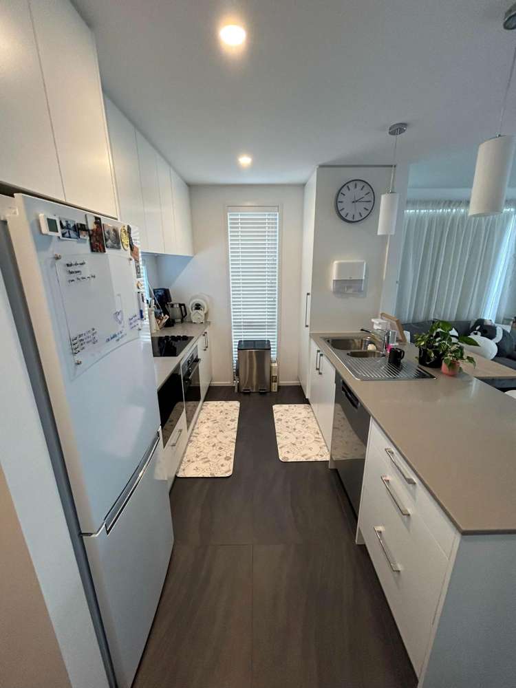 2/10 Shamrock Lane Te Atatu Peninsula_1