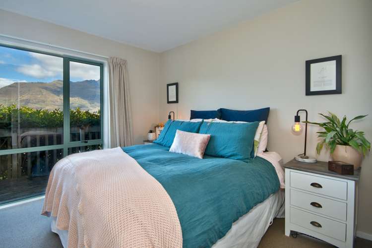 10a Caples Place Fernhill/Sunshine Bay_12