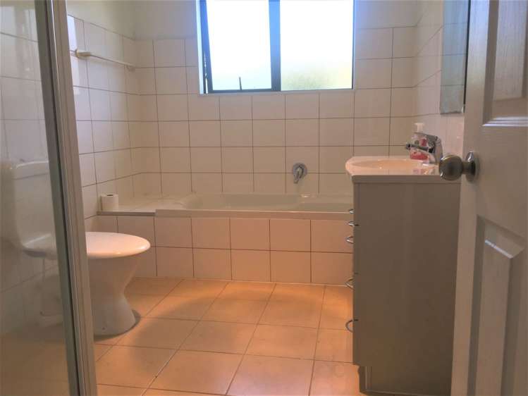 16 Gordon Stanley Drive Massey_6