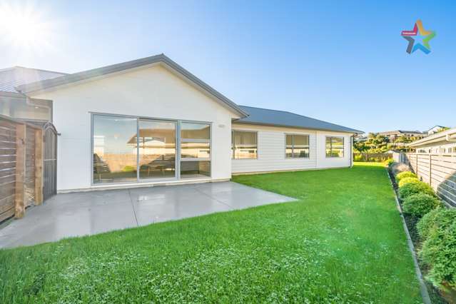 64 Manapouri Grove Kelson_4