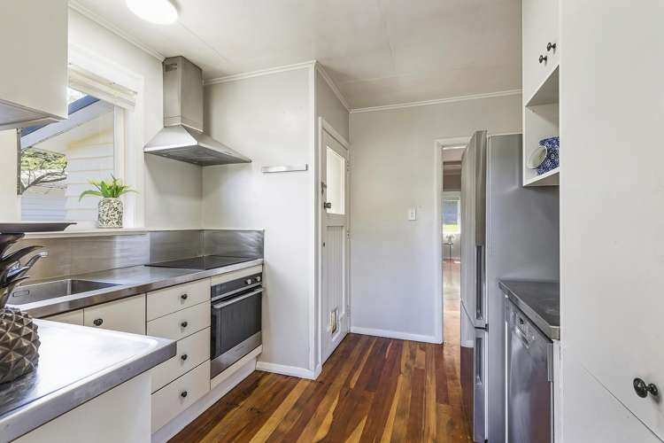 12 Raroa Place Pukerua Bay_8