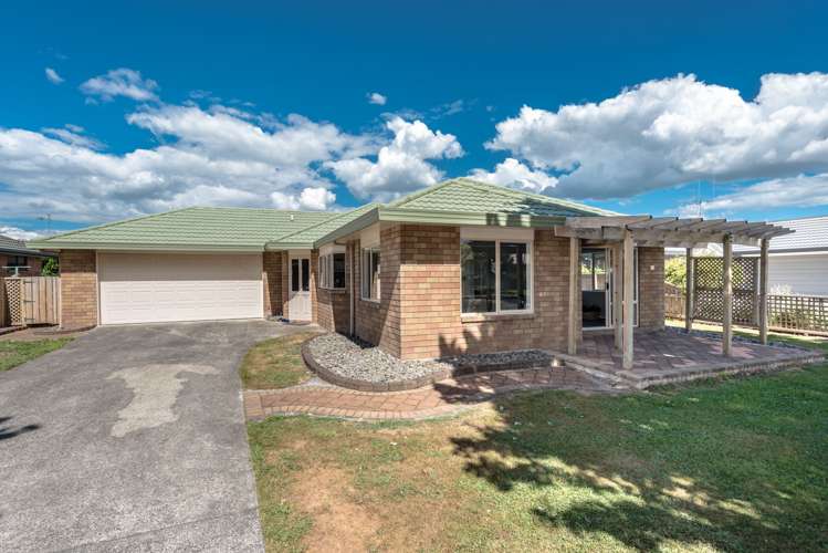 21 Farnborough Drive Nawton_13