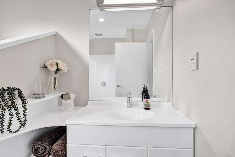 2 Kawaroa Close New Plymouth Central_22