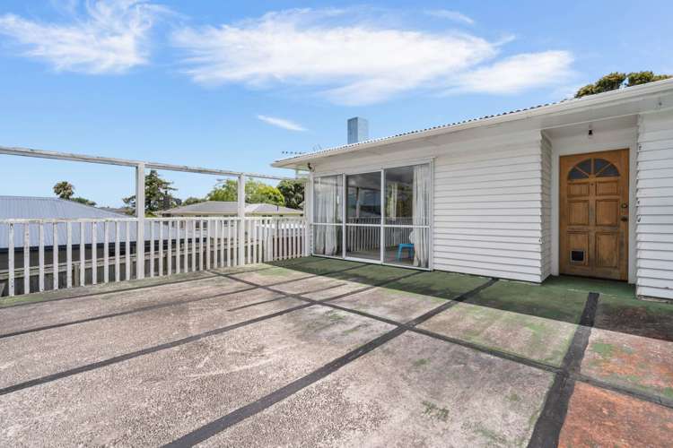 1/8 Ozich Avenue Te Atatu South_13
