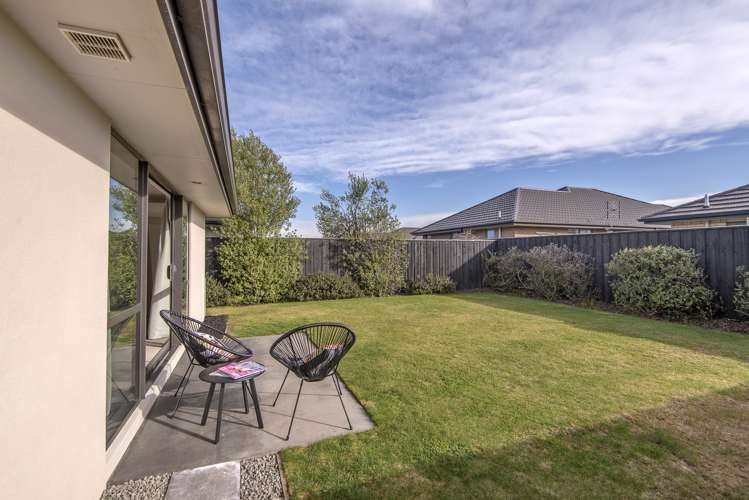 49 Farnborough Way Rolleston_1