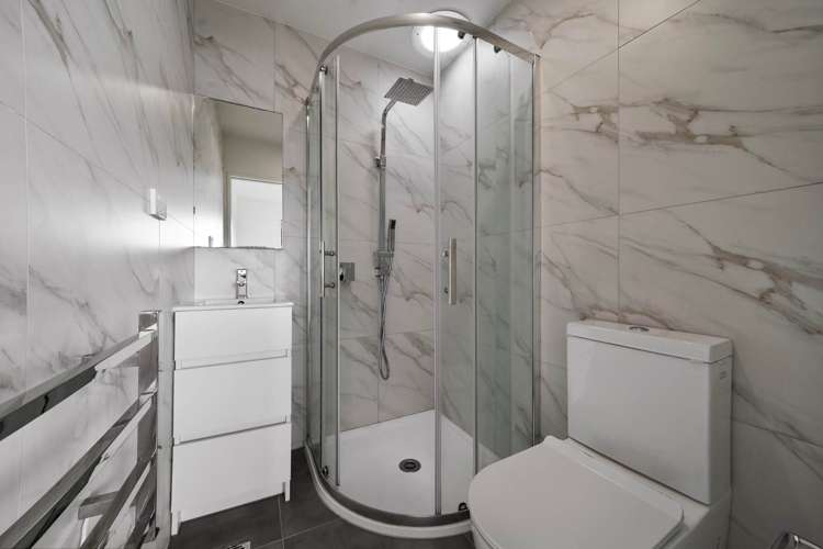 32 Karoro Road Flat Bush_10