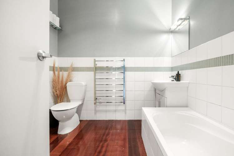 80 Cook Street Hamilton East_18