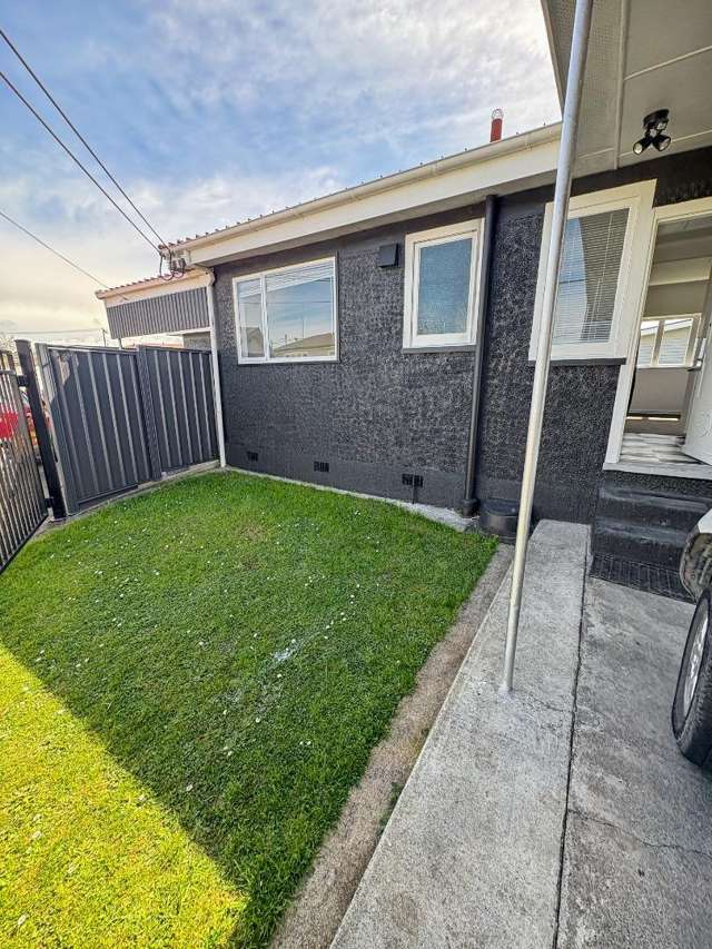 2 bedroom unit in Waipukurau