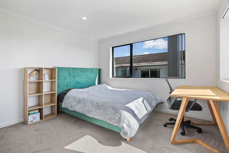 3/11 Celeste Place Totara Vale_10