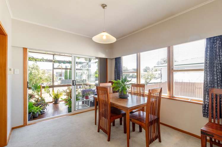 17 Henderson Crescent Onekawa_3