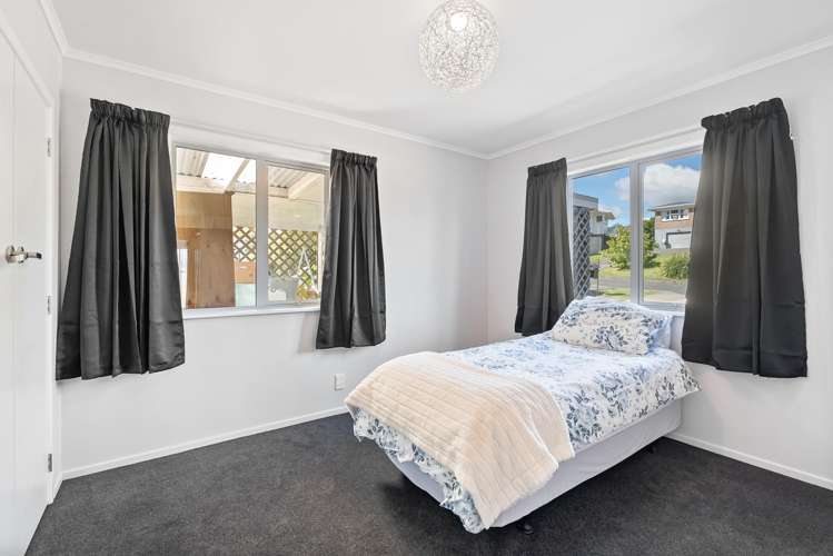 29 Clotworthy Crescent Onerahi_6
