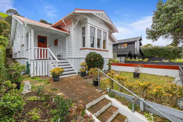 Devonport's Vibrant Valuable Villa