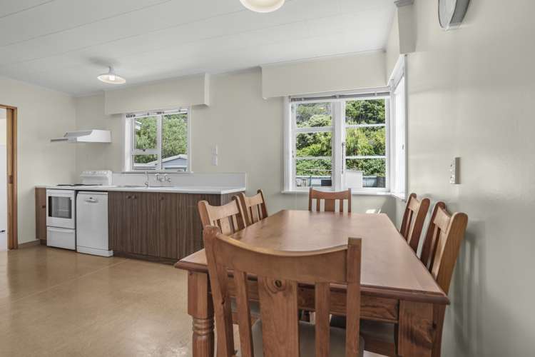 52 Dover Road Wainuiomata_5