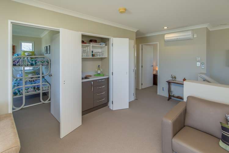 20 Ngaio Grove Robinsons Bay_17