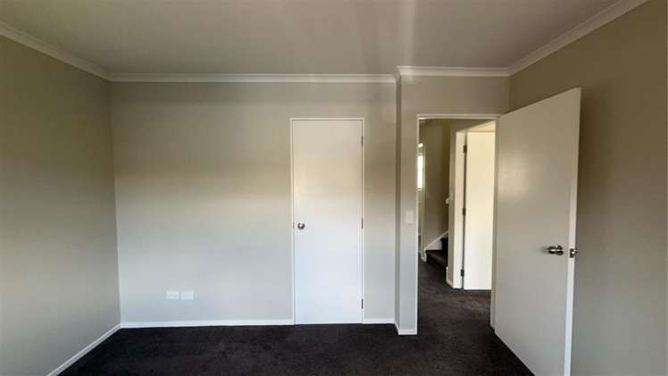 8D Inverness Avenue Hamilton East_10