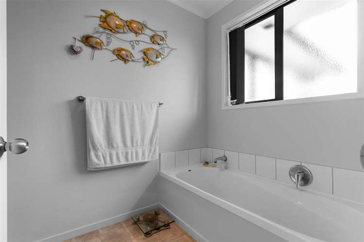 12 South Road Waipu_19