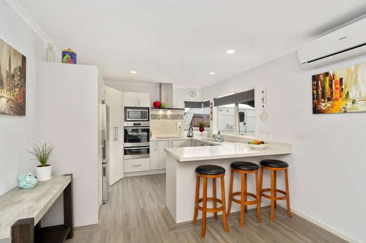 75 Katerini Grove Papamoa_4