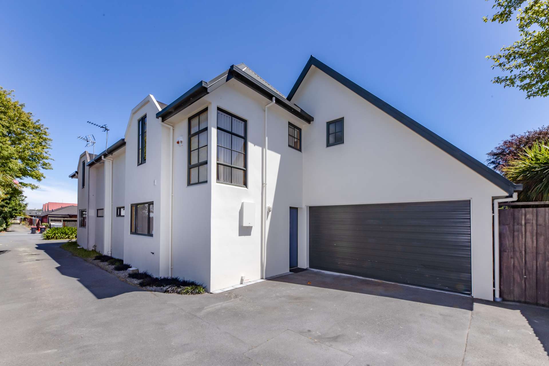 2/102 Mandeville Street Riccarton_0