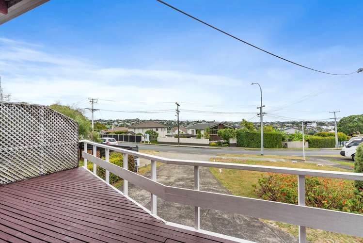 8 Kowhai Road Campbells Bay_35