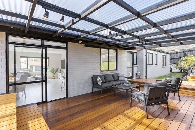 1 Black Teal Close Unsworth Heights_14