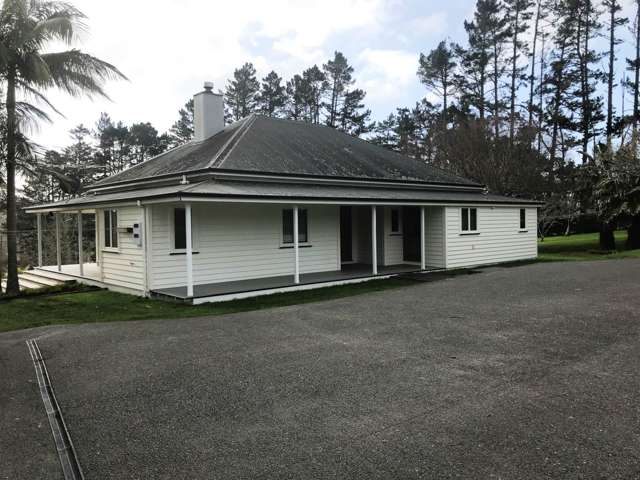 33 Hardens Lane Paremoremo_1