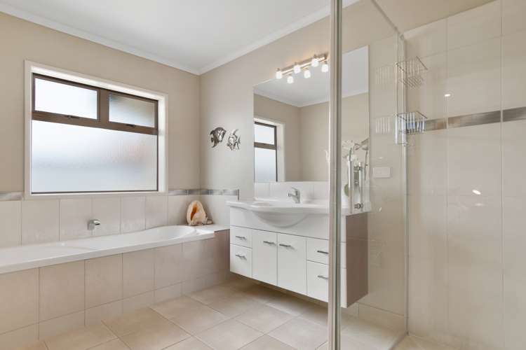 16 Glenmonarch Place Pyes Pa_16