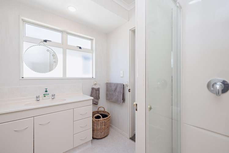 64 Sapphire Drive Hairini_6