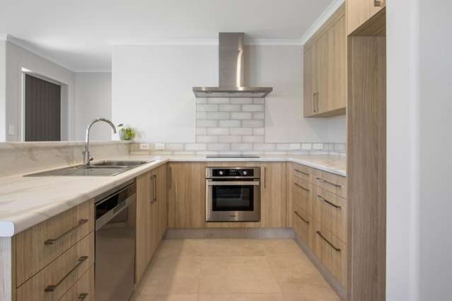 13 Eastbank Drive Katikati_4