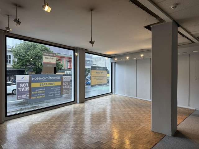 Showroom/Office Available Victoria Street West