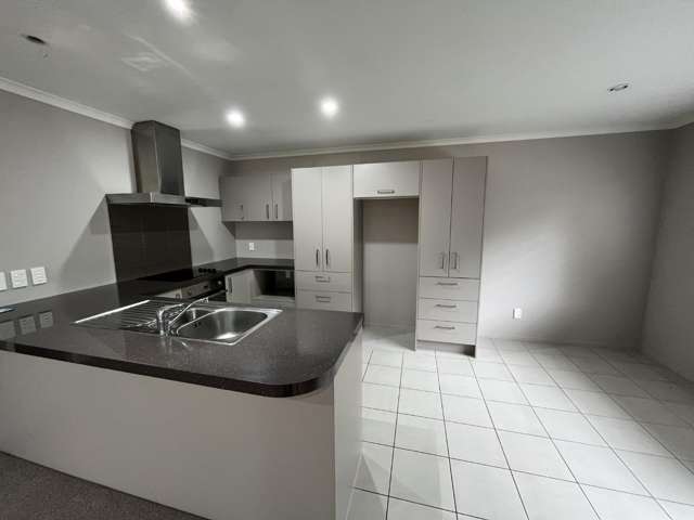 29A Dixon Road 2742_2