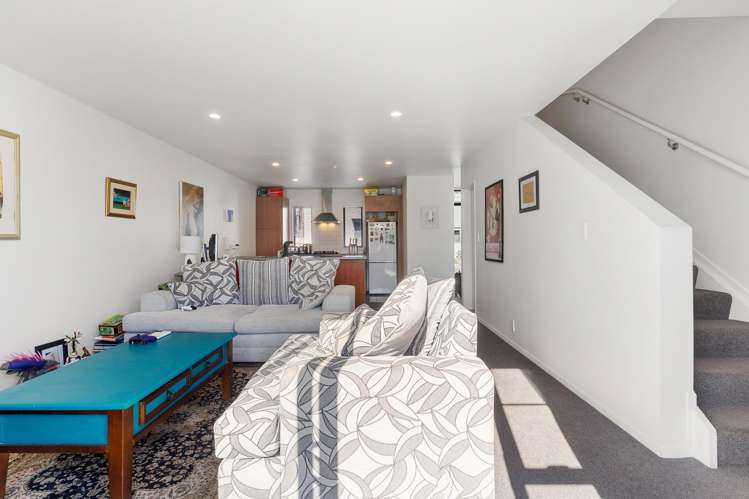 8/42 Holly Street Avondale_6