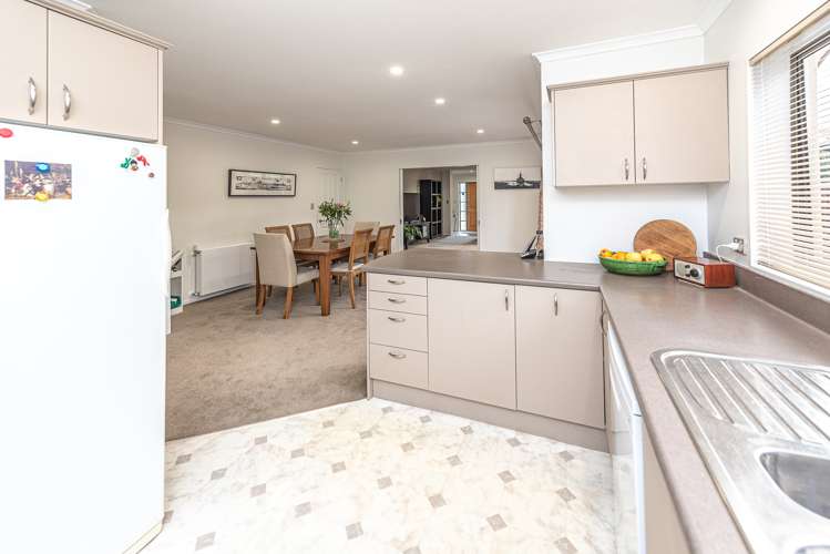 1 Perrett Drive Otamatea_9