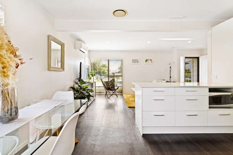 2/53 Taioma Crescent Te Atatu Peninsula_5