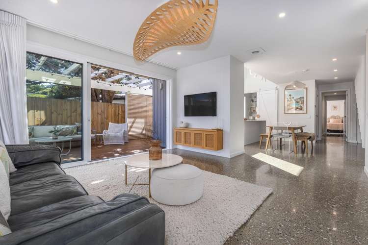 87 The Esplanade Raumati South_2