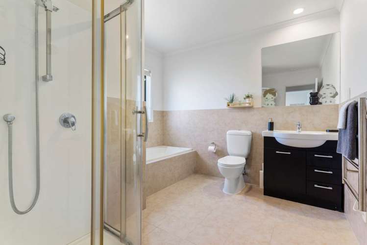 9/2 Swan Hill Drive Glen Eden_13