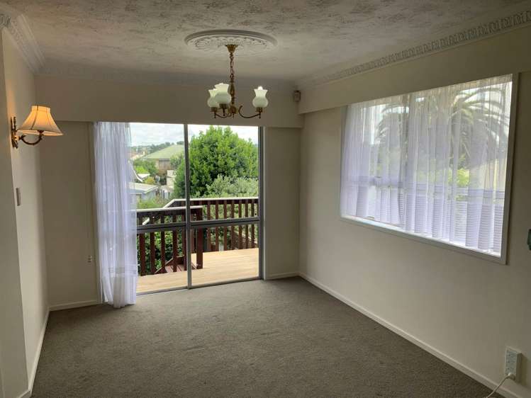 272 Royal Road Massey_15