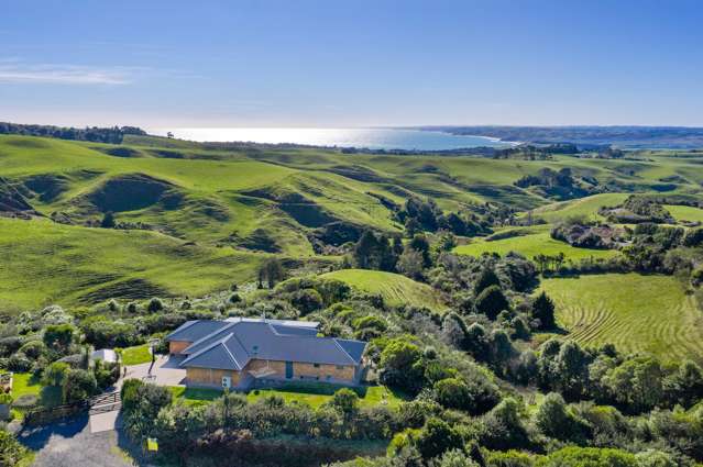 666 Te Hutewai Road Raglan_2