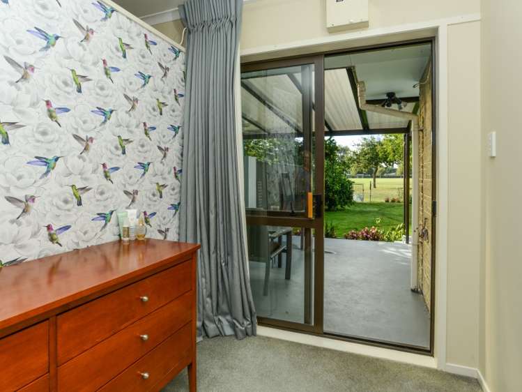 404 Hart Drive Frimley_21