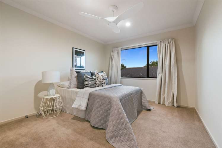 2 Keswick Crescent Huntington_19