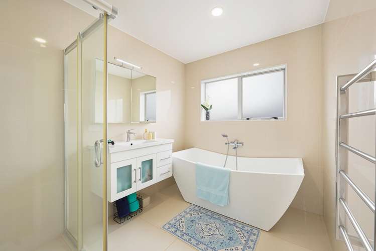117 & 117A Awaroa Road Sunnyvale_8